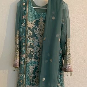 Etsy Green Chiffon Salwar Kameez with embroidery Size M